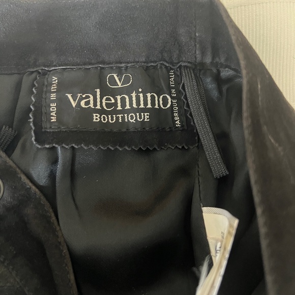 Suede Valentino skirt! Like new! Runs small but absolutely beautiful!!!! - Picture 3 of 4